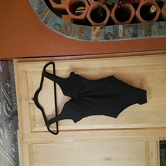Miraclesuit Solid Black One Piece Swimsuit - Picture 1 of 3